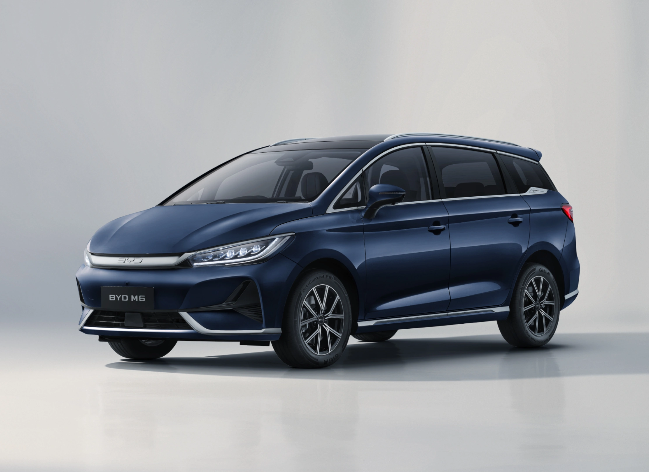 Delivery BYD M6 Superior - Ibu Sari
